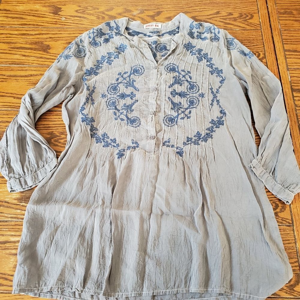 Johnny Was embroidered grey&blue blouse size small